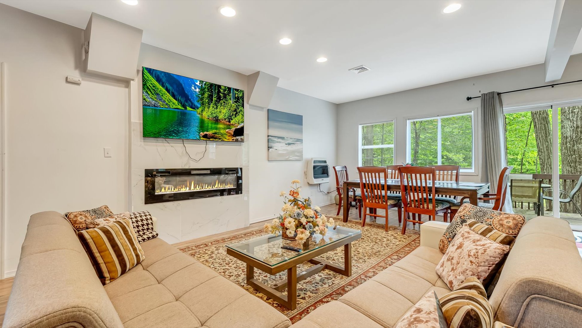 Spacious 5-Bedroom Retreat with Hot Tub & Sauna