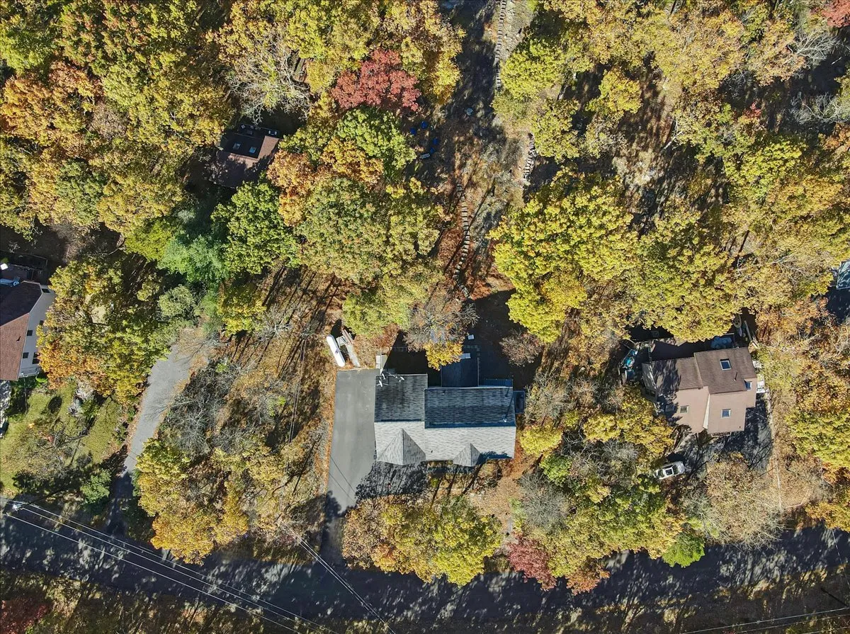 Lake House Image