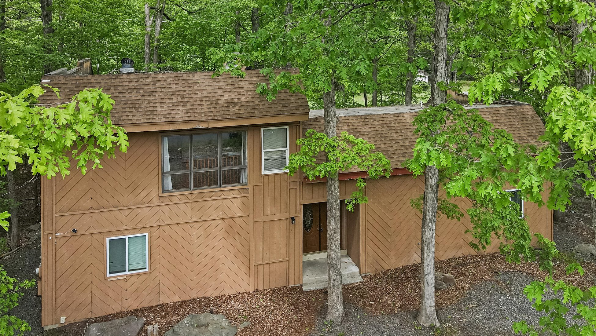 Lake House Image