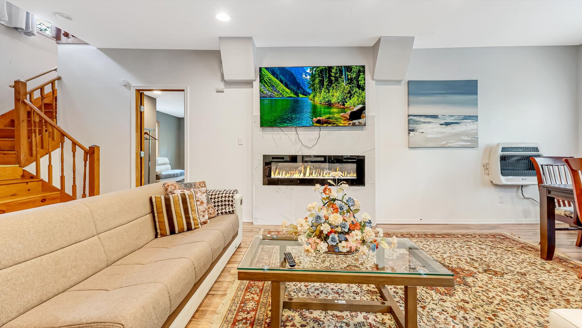 Lake House Image