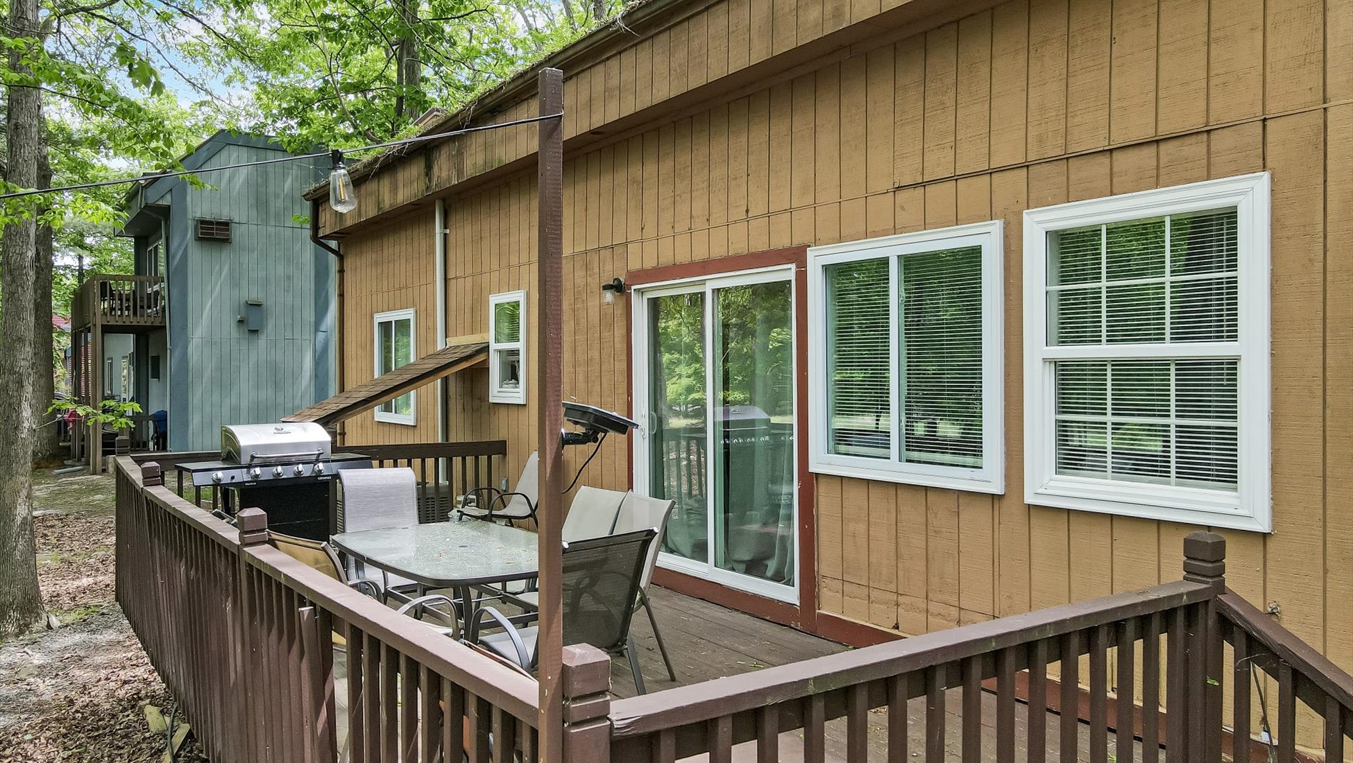 Lake House Image